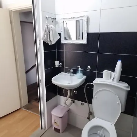 Dapelli Tirana