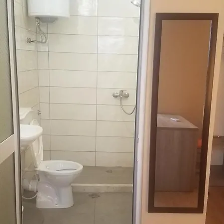 Dapelli * Tirana